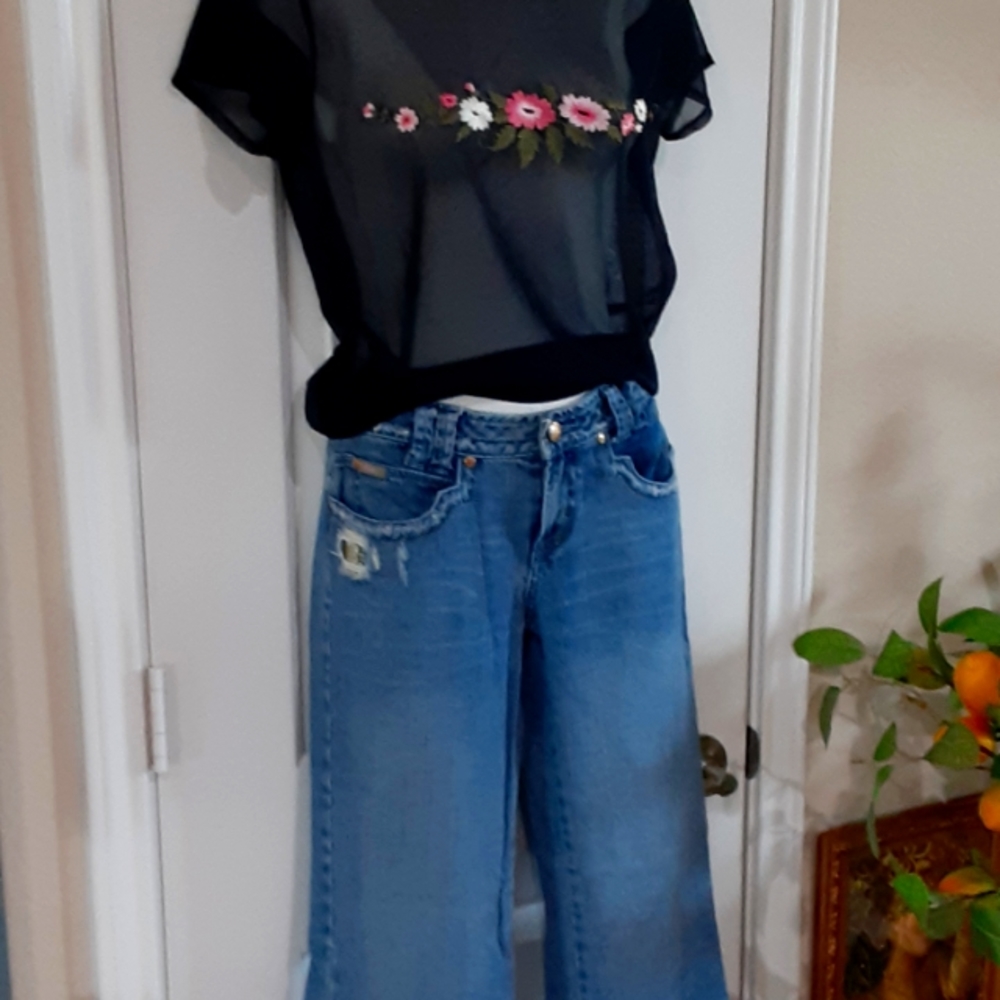 Candies RN 73277 Embellished Distressed Jeans, Size 7